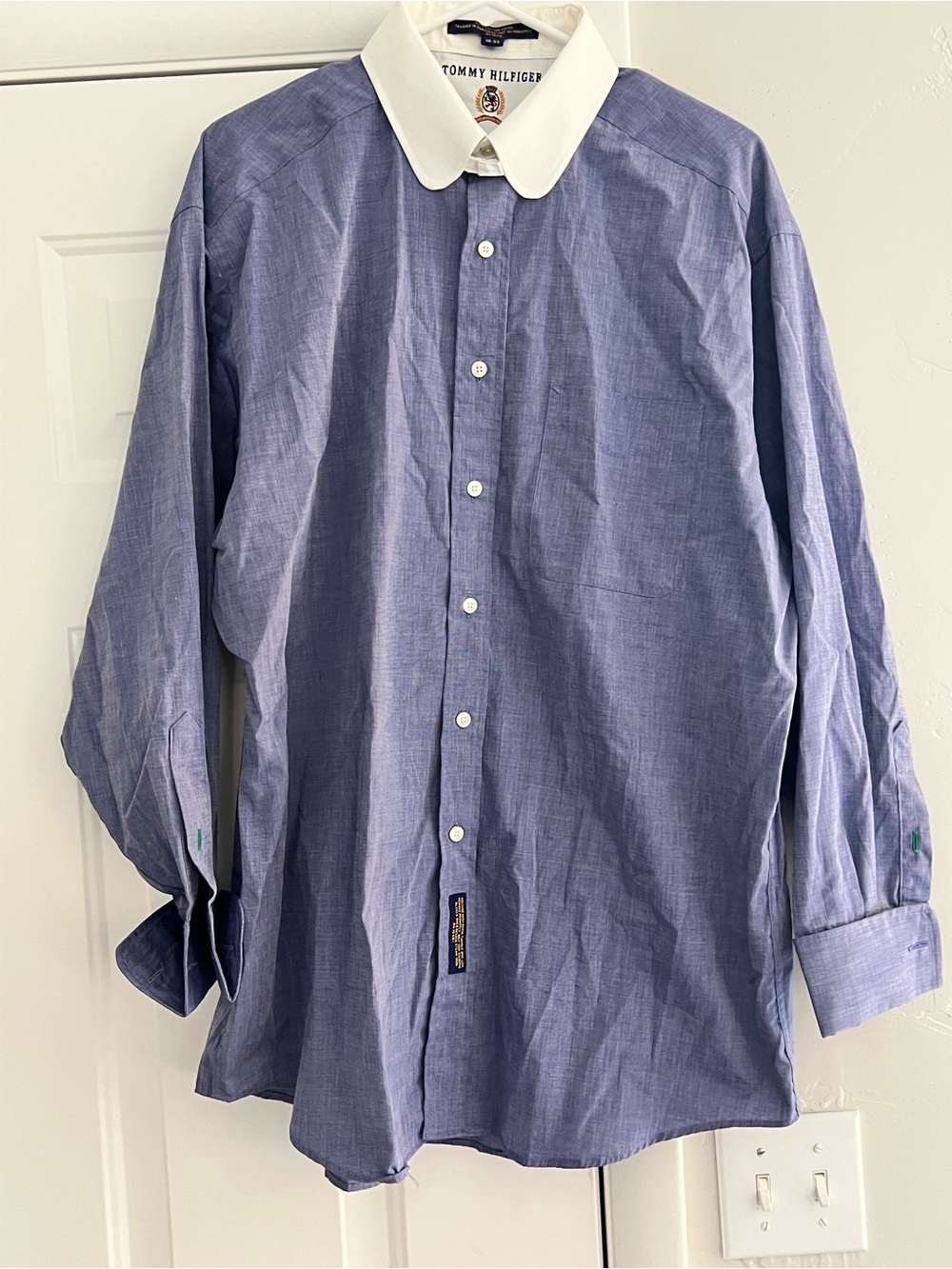 Tommy Hilfiger Men’s Blue Dress Shirt with White Collar and cuffed sleeves